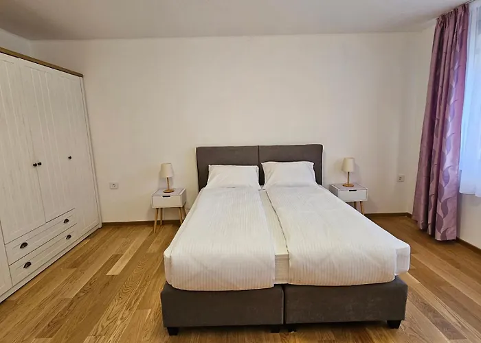 Apartman Centar Bulevar Ex Sa Garazom