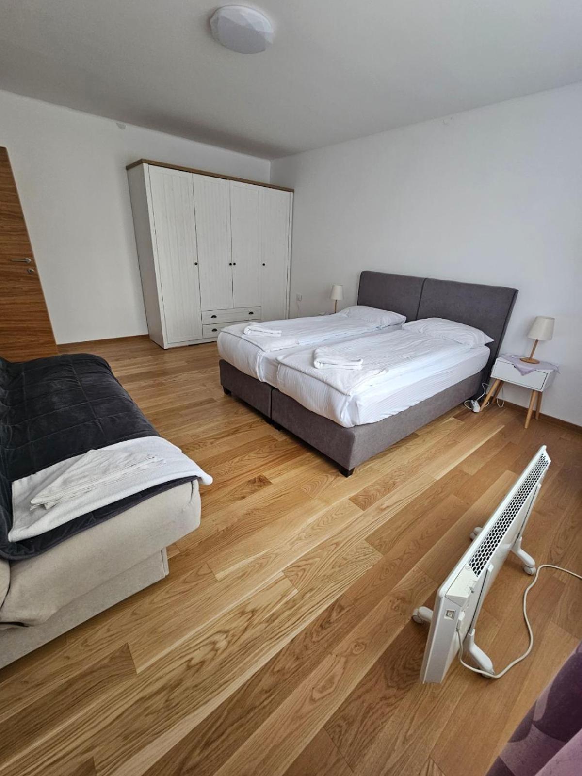 Centar Bulevar Ex Sa Garazom Apartment Banja Luka
