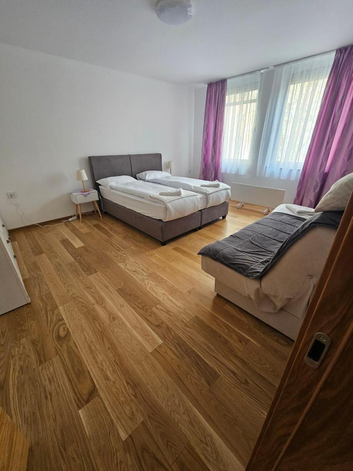 Centar Bulevar Ex Sa Garazom Appartement Banja Luka