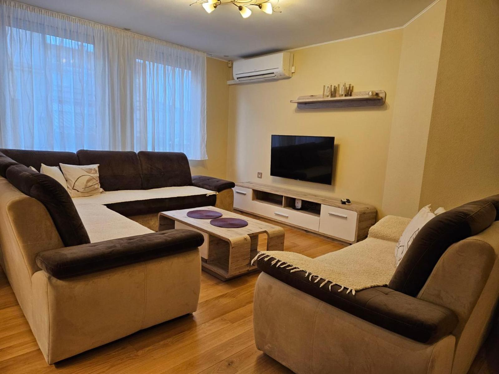 Centar Bulevar Ex Sa Garazom *