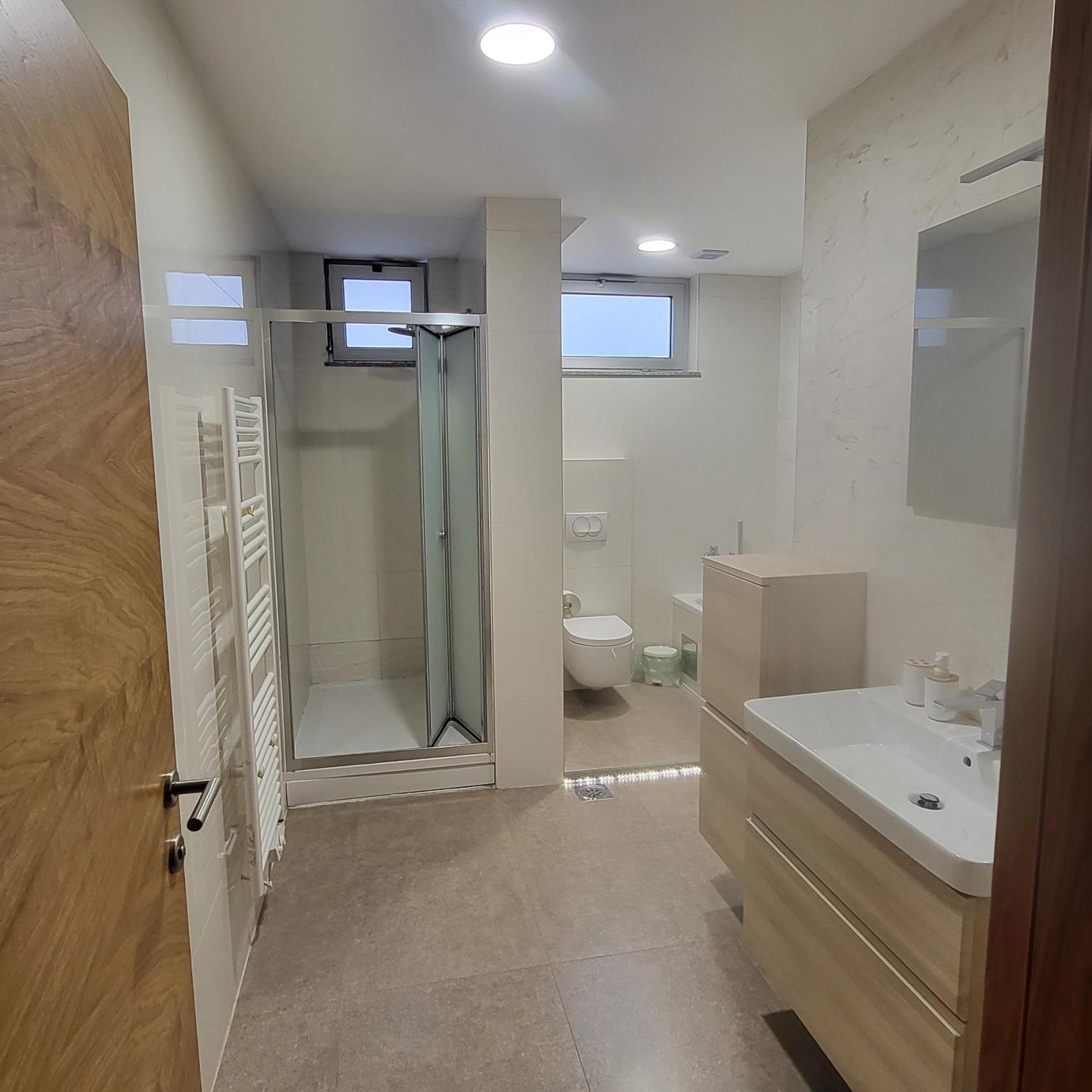 Apartment Centar Bulevar Ex Sa Garazom